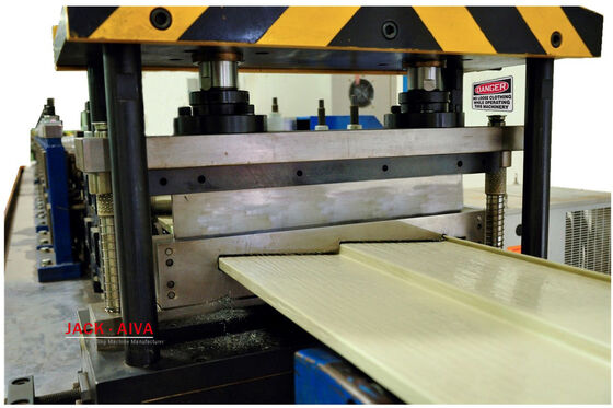 comprare Macchina per la formazione di rotoli a strisce e pista 25 stazioni Macchina per la produzione di strisci di metallo 5,5 kW online manufacture